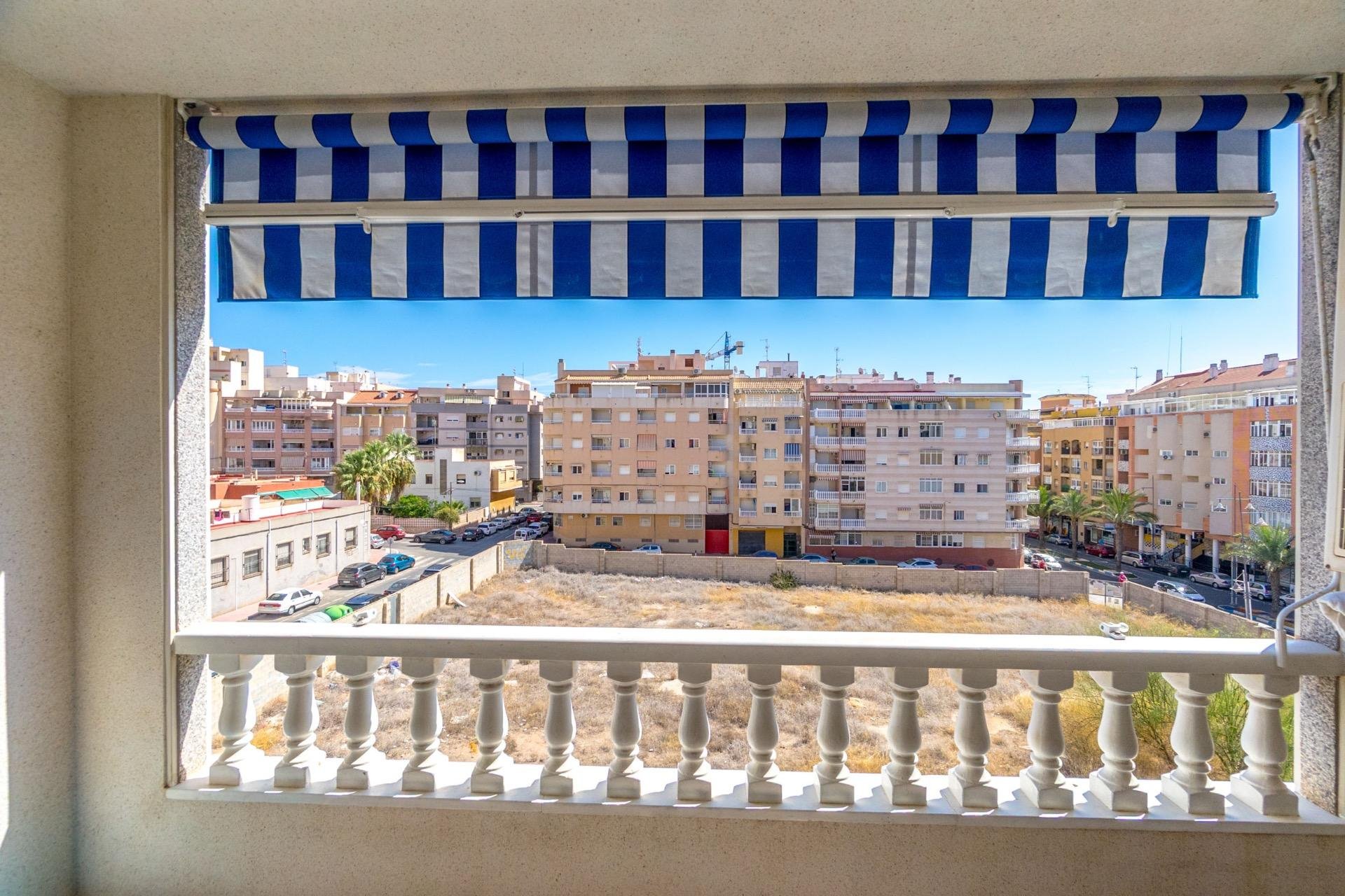 Herverkoop - Appartement -
Torrevieja - Centro