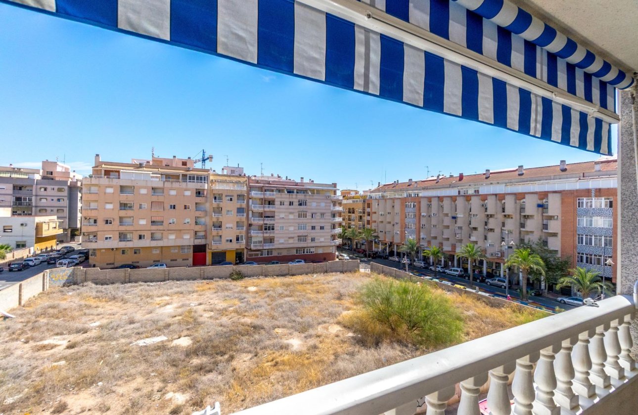 Herverkoop - Appartement -
Torrevieja - Centro