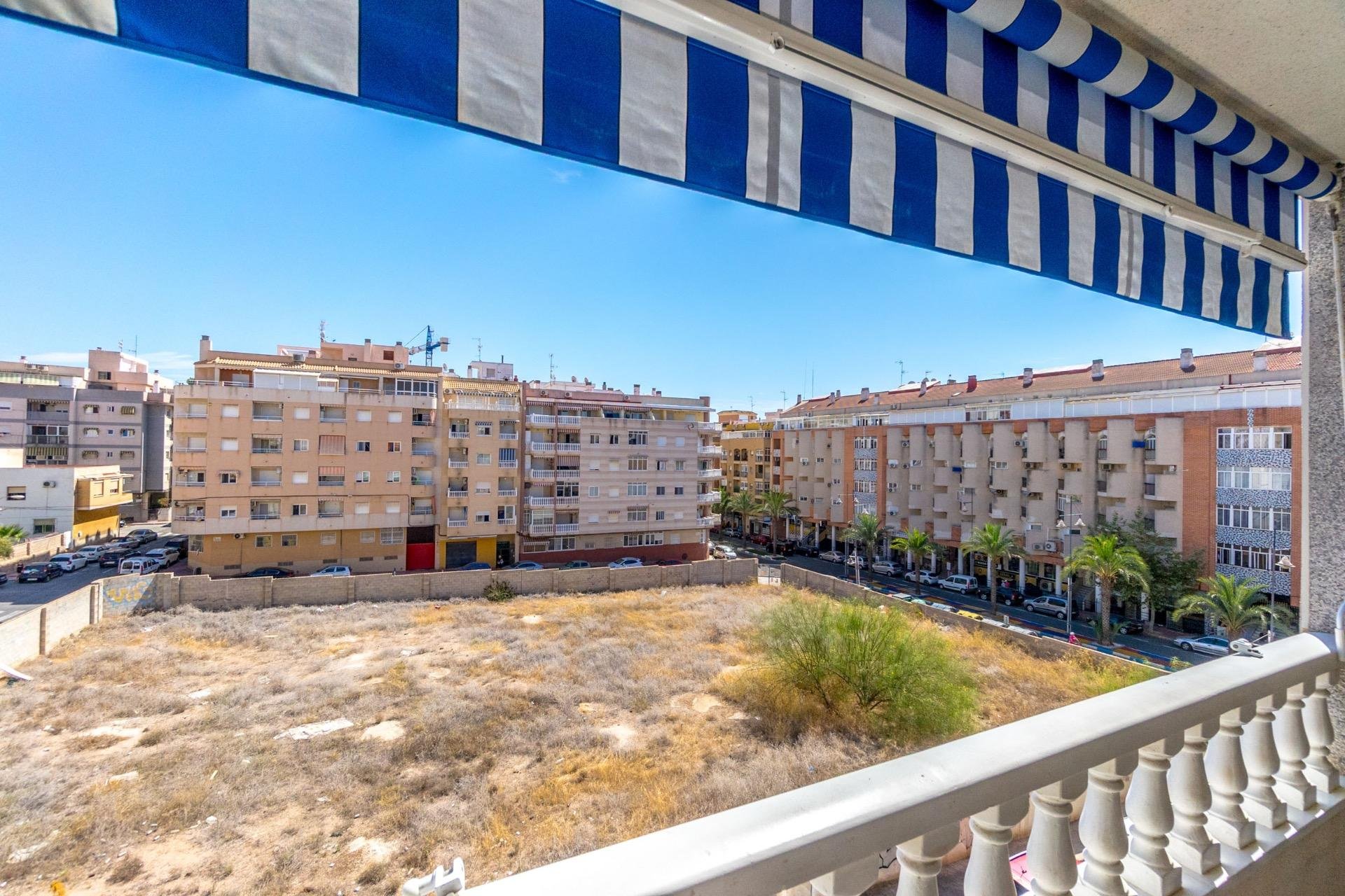 Herverkoop - Appartement -
Torrevieja - Centro