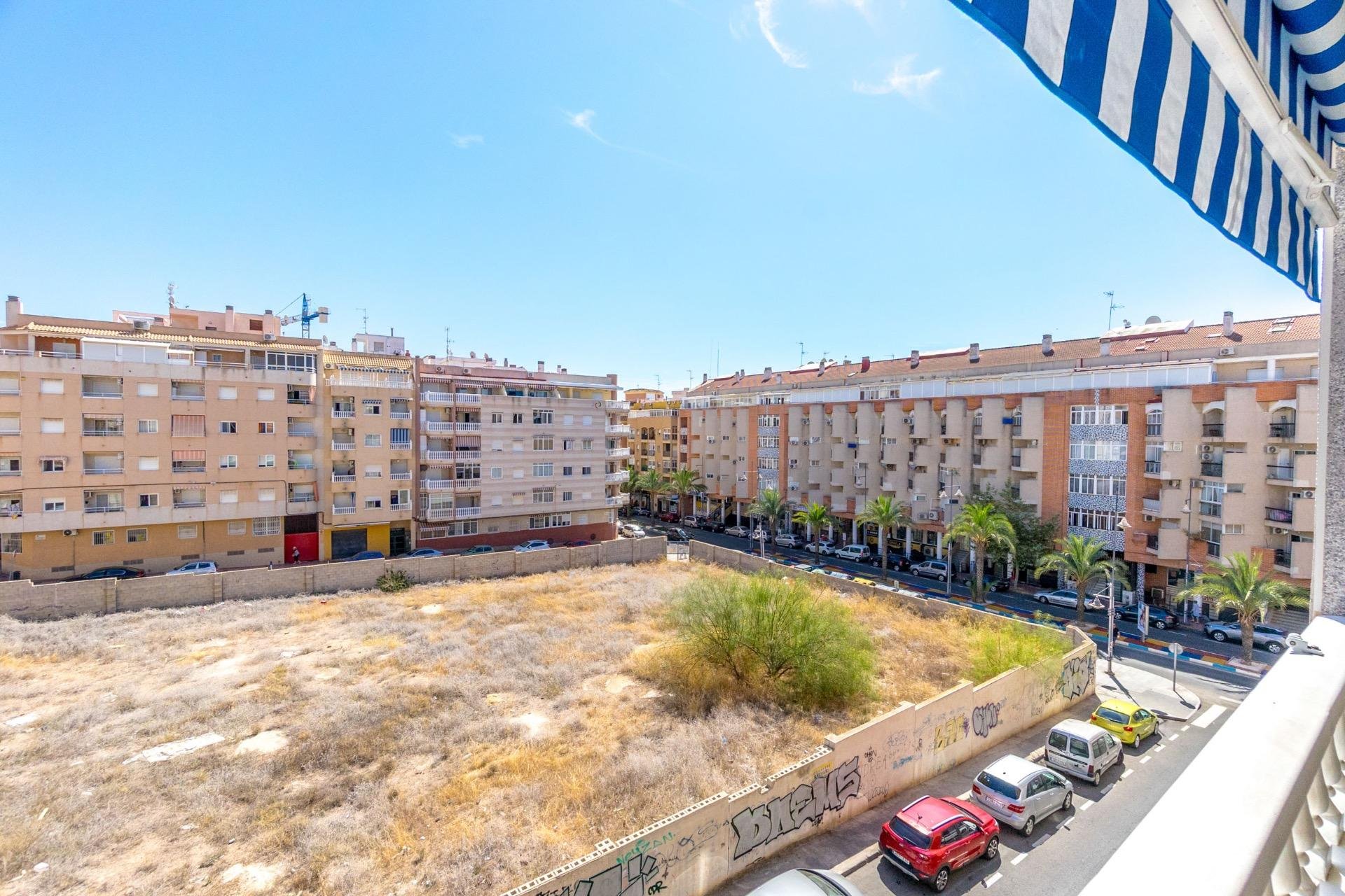 Herverkoop - Appartement -
Torrevieja - Centro