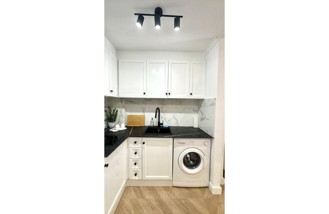 Herverkoop - Appartement -
Torrevieja - Centro