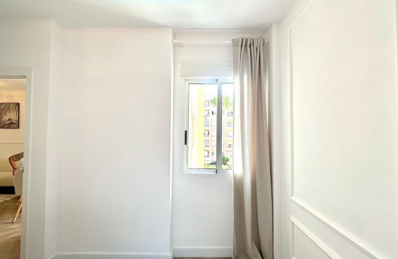 Herverkoop - Appartement -
Torrevieja - Centro