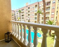 Herverkoop - Appartement -
Torrevieja - Centro
