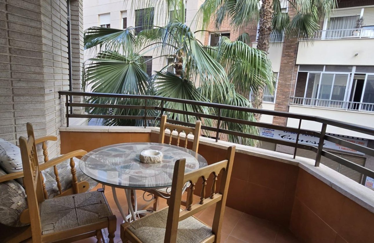 Herverkoop - Appartement -
Torrevieja - Centro