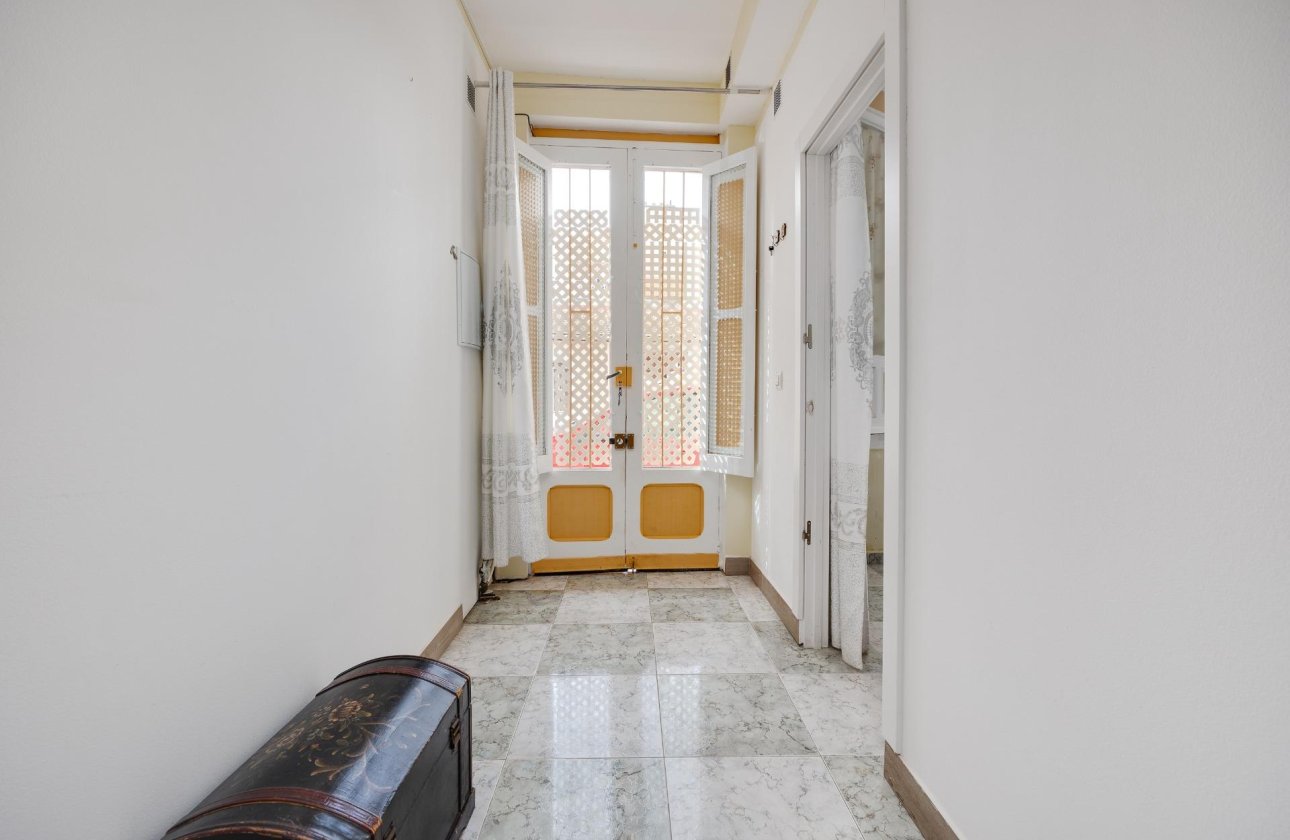 Herverkoop - Appartement -
Torrevieja - Centro