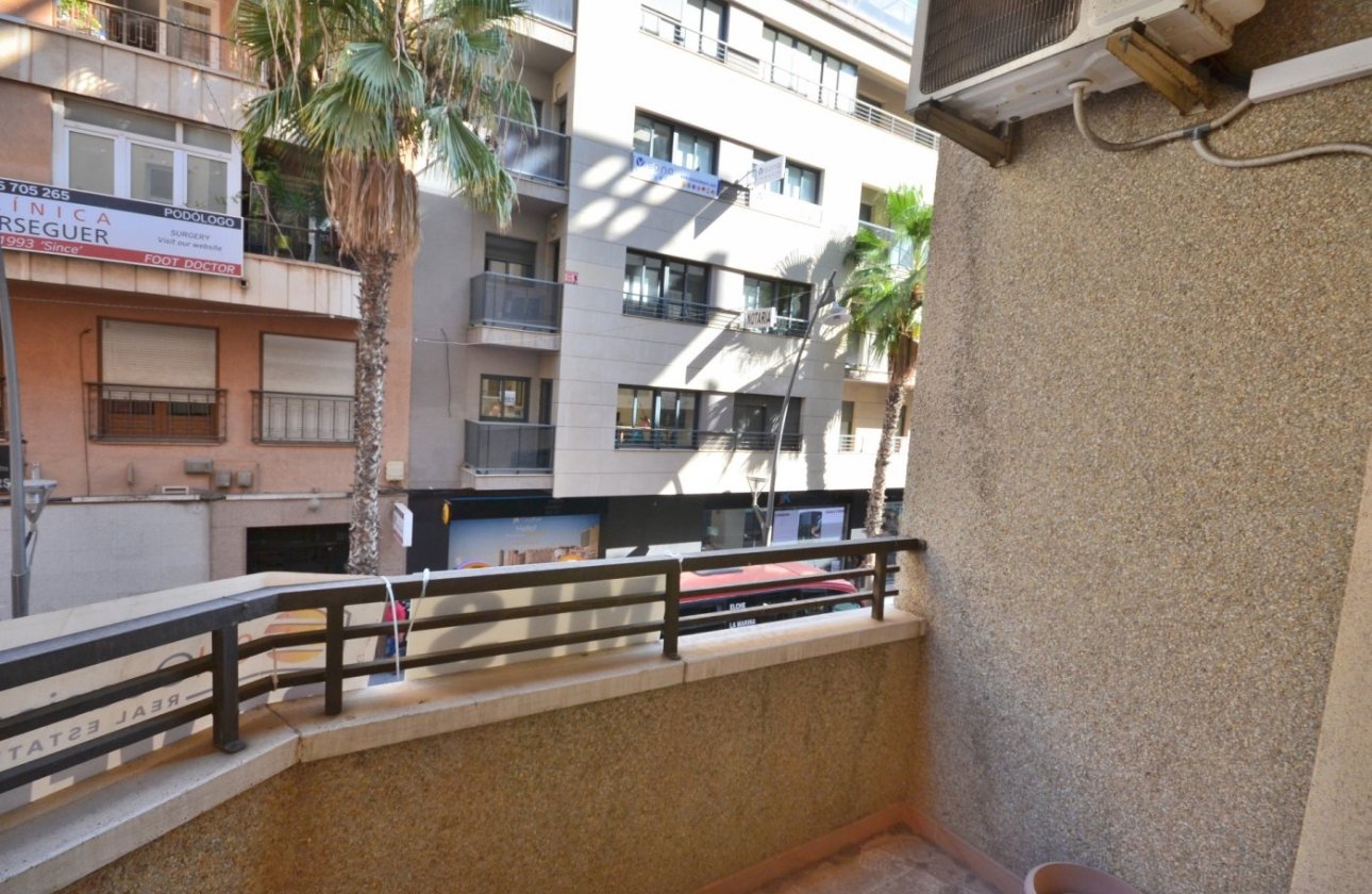 Herverkoop - Appartement -
Torrevieja - Centro