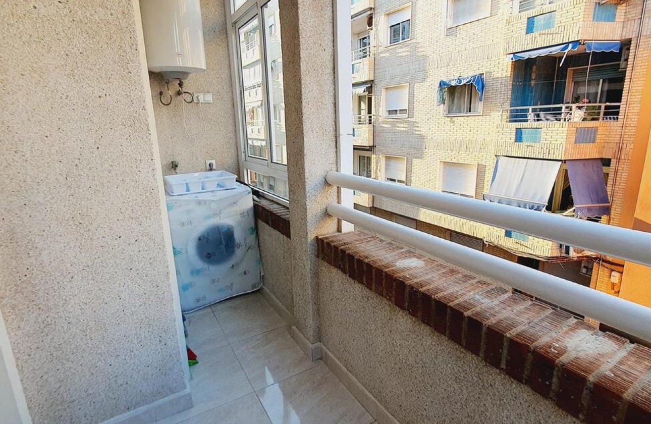 Herverkoop - Appartement -
Torrevieja - Centro