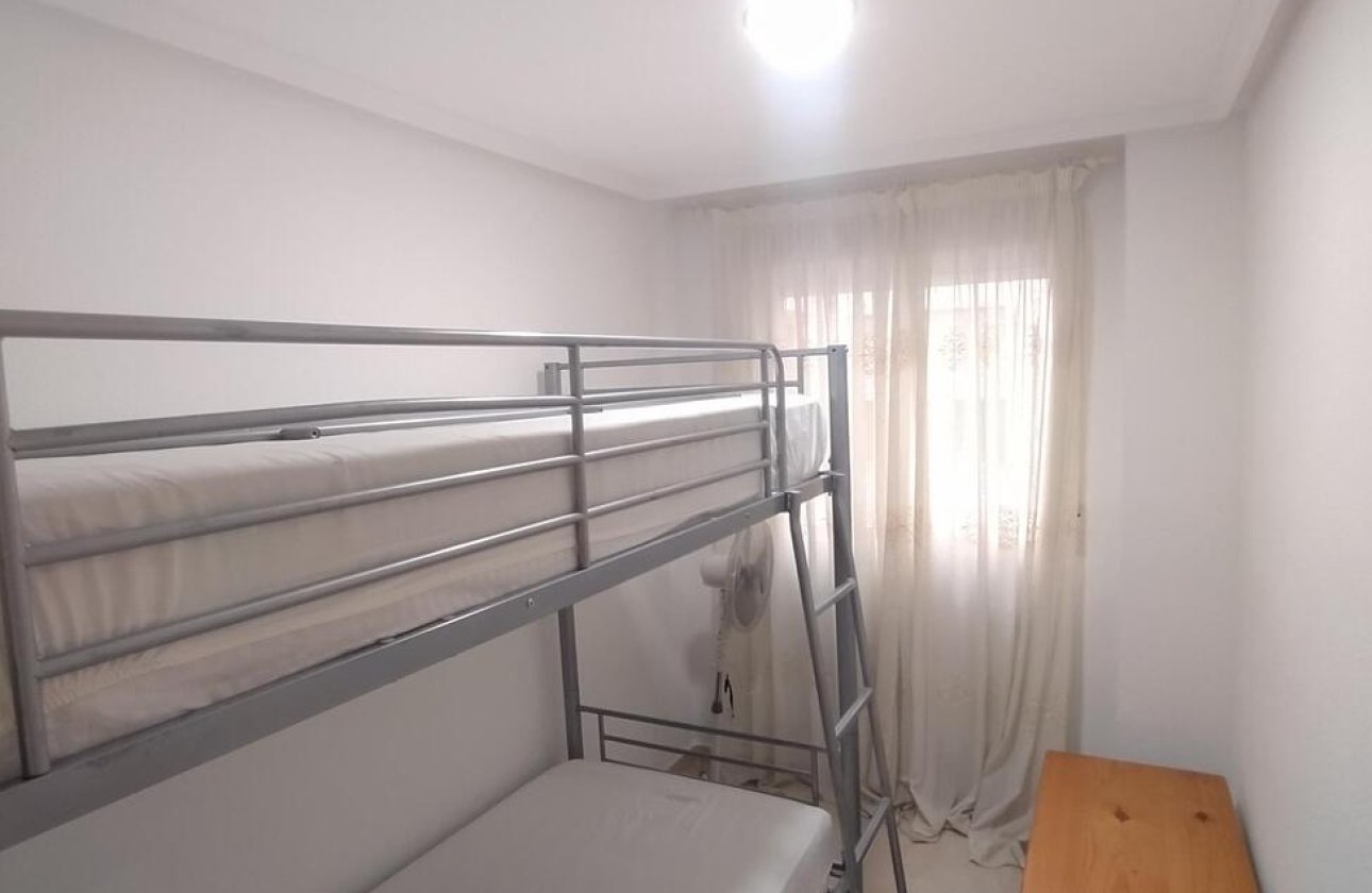 Herverkoop - Appartement -
Torrevieja - Centro