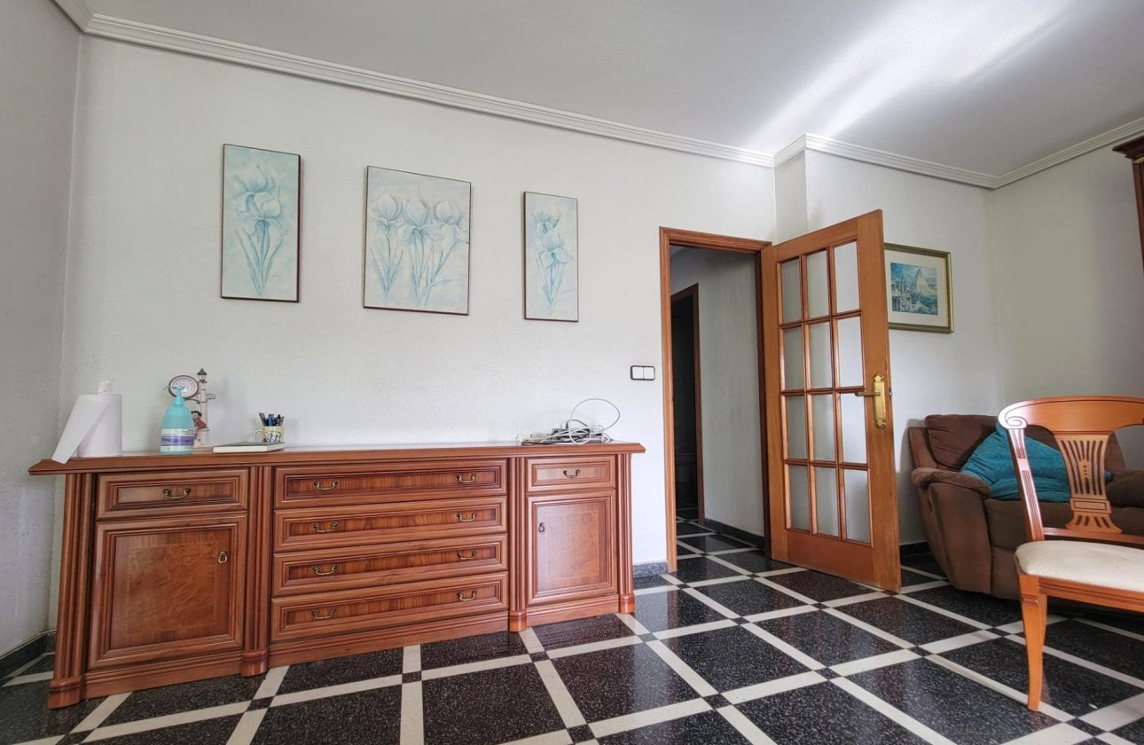 Herverkoop - Appartement -
Torrevieja - Centro