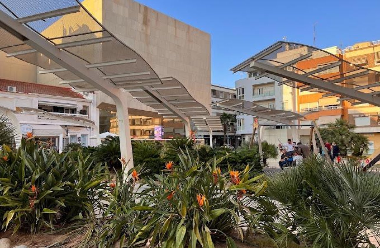 Herverkoop - Appartement -
Torrevieja - Centro