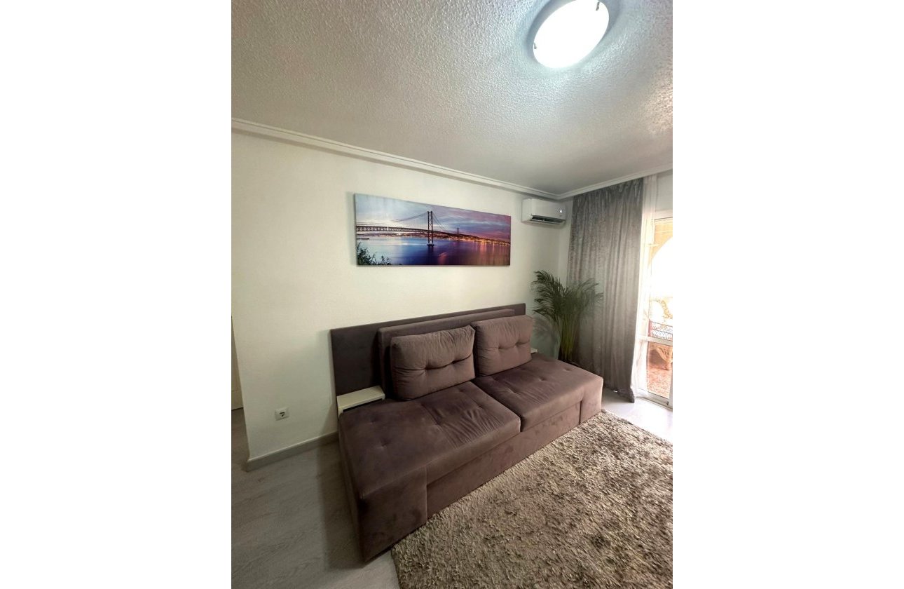 Herverkoop - Appartement -
Torrevieja - Centro