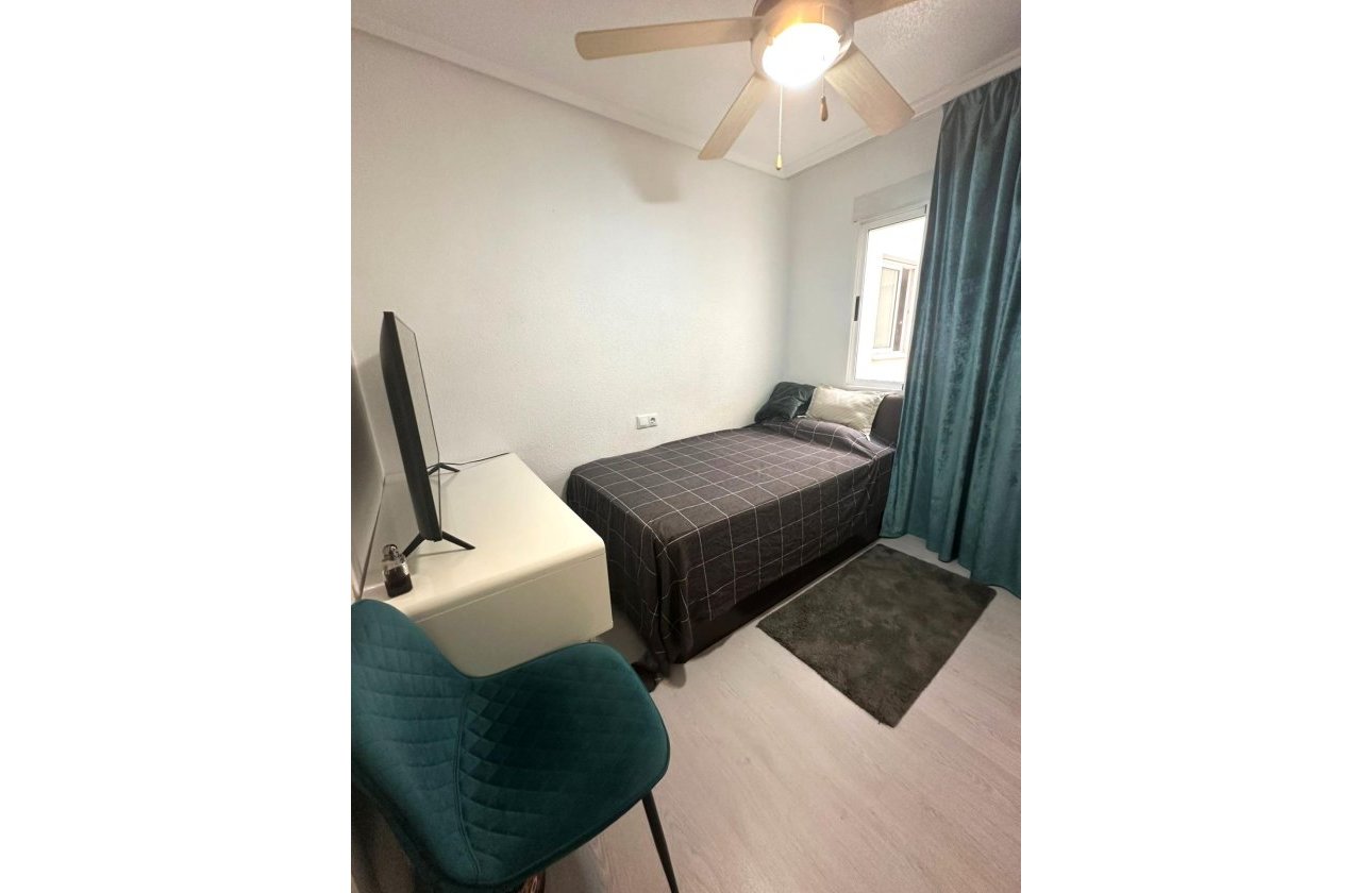 Herverkoop - Appartement -
Torrevieja - Centro