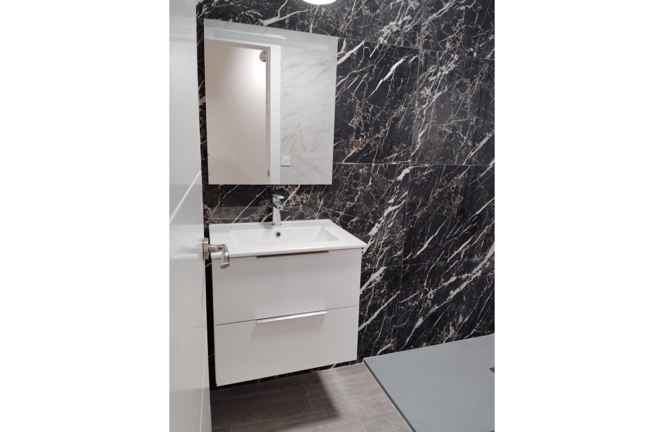 Herverkoop - Appartement -
Torrevieja - Centro