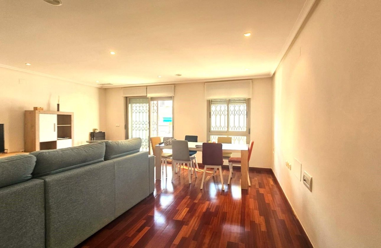 Herverkoop - Appartement -
Torrevieja - Centro