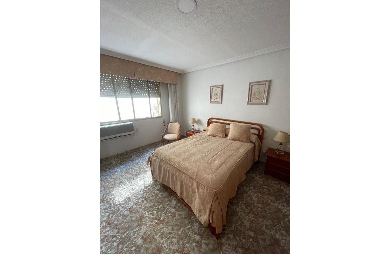Herverkoop - Appartement -
Torrevieja - Centro