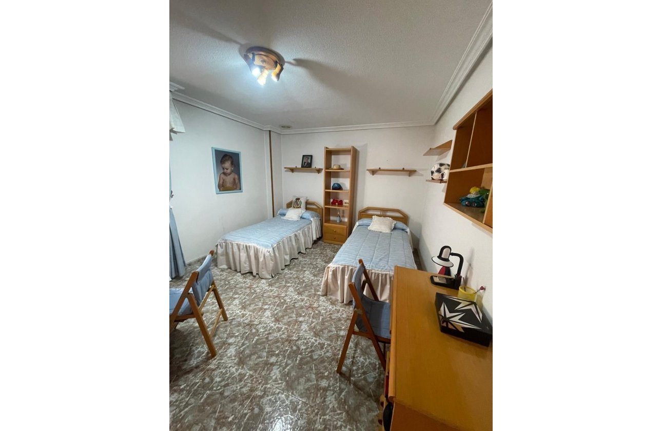 Herverkoop - Appartement -
Torrevieja - Centro