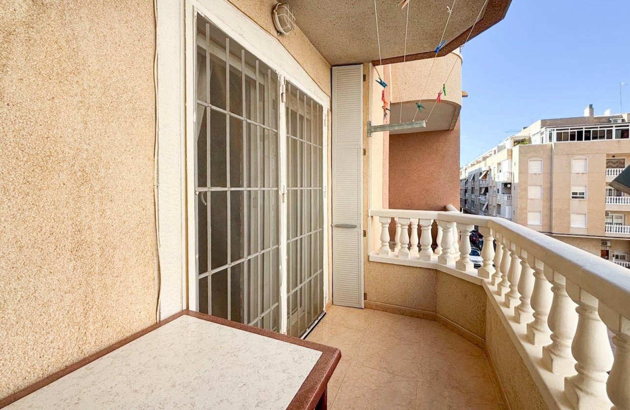 Herverkoop - Appartement -
Torrevieja - Centro