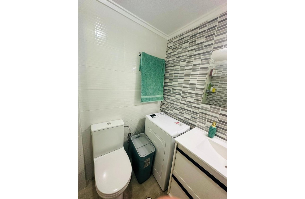 Herverkoop - Appartement -
Torrevieja - Centro