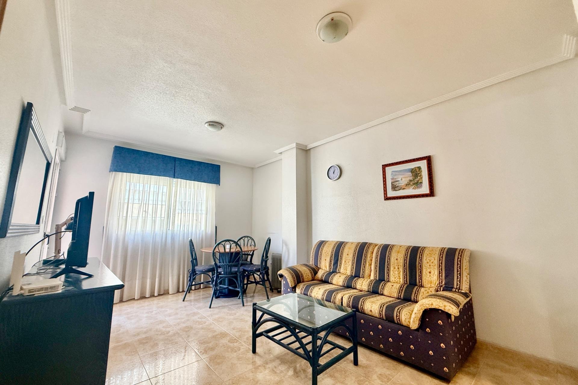 Herverkoop - Appartement -
Torrevieja - Centro
