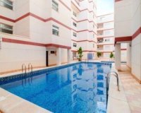 Herverkoop - Appartement -
Torrevieja - Centro