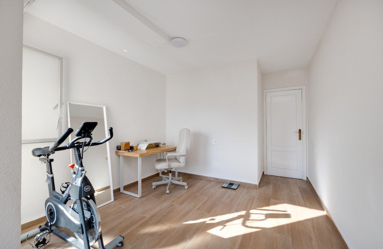 Herverkoop - Appartement -
Torrevieja - Centro