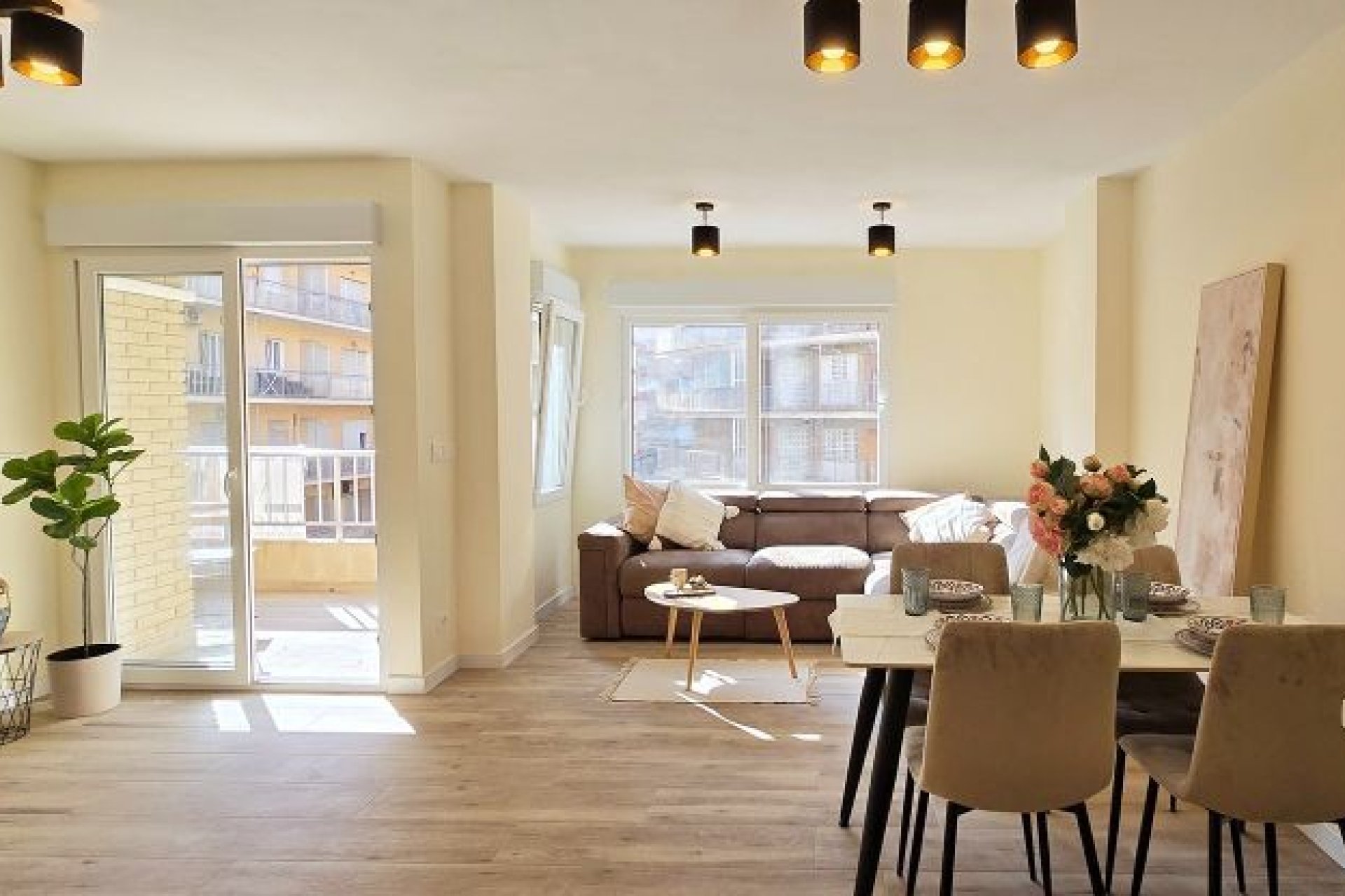 Herverkoop - Appartement -
Torrevieja - Centro