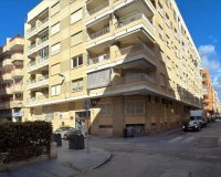 Herverkoop - Appartement -
Torrevieja - Centro
