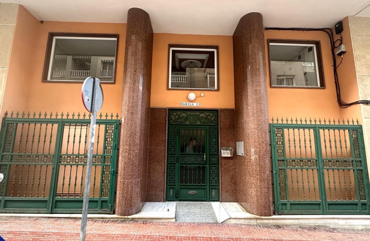 Herverkoop - Appartement -
Torrevieja - Centro