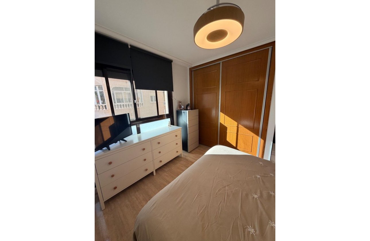 Herverkoop - Appartement -
Torrevieja - Centro