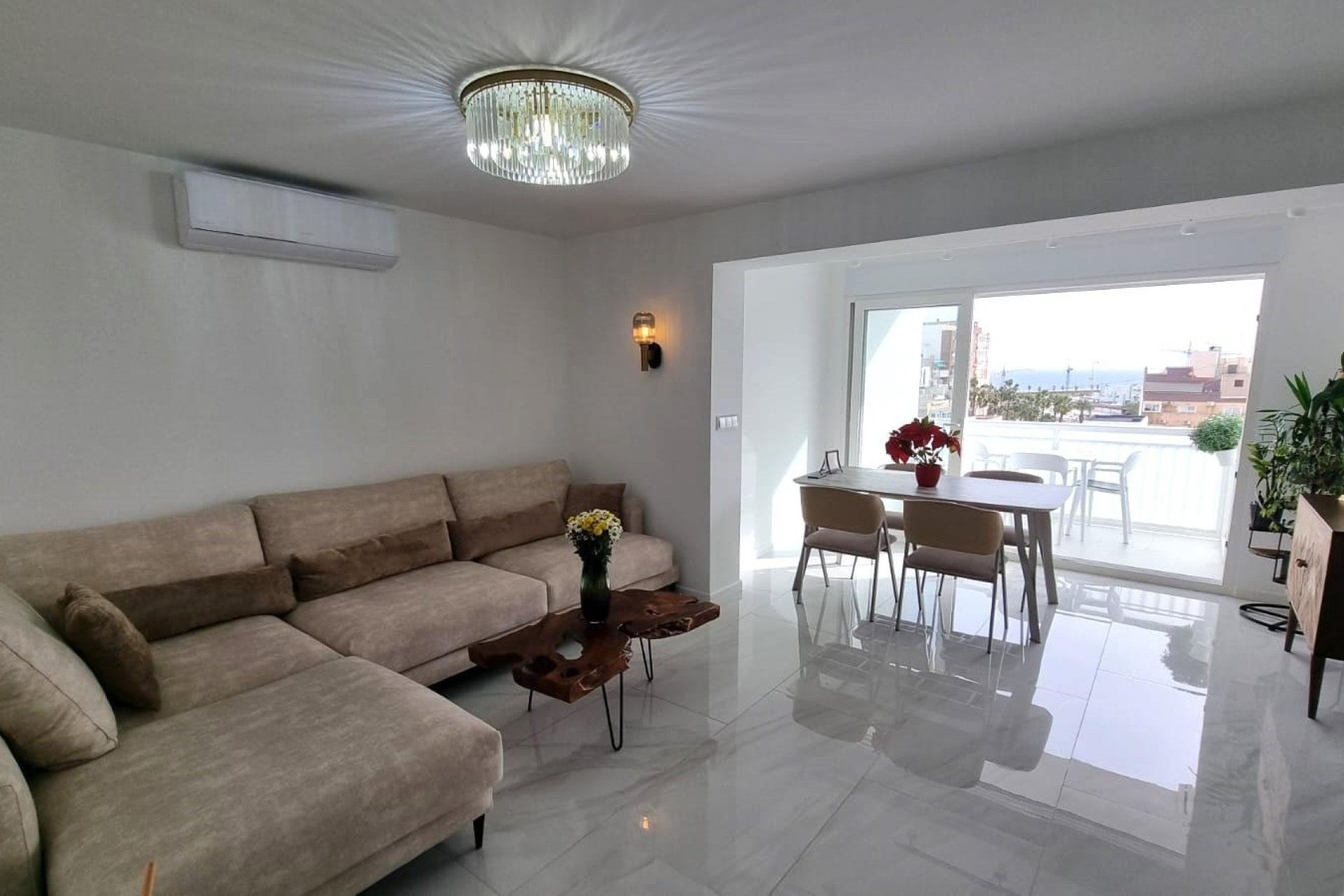 Herverkoop - Appartement -
Torrevieja - Centro