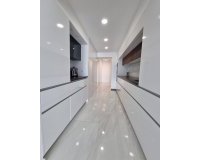 Herverkoop - Appartement -
Torrevieja - Centro