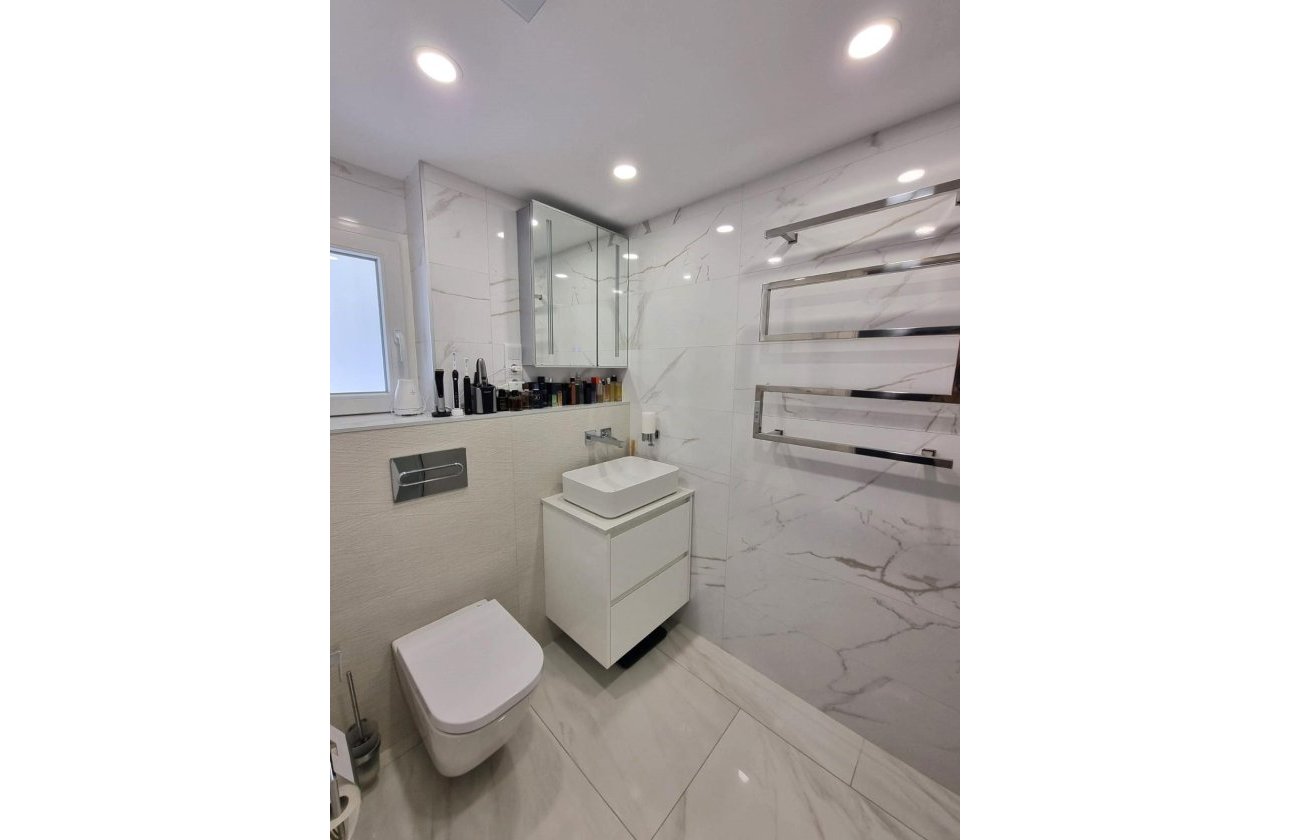 Herverkoop - Appartement -
Torrevieja - Centro