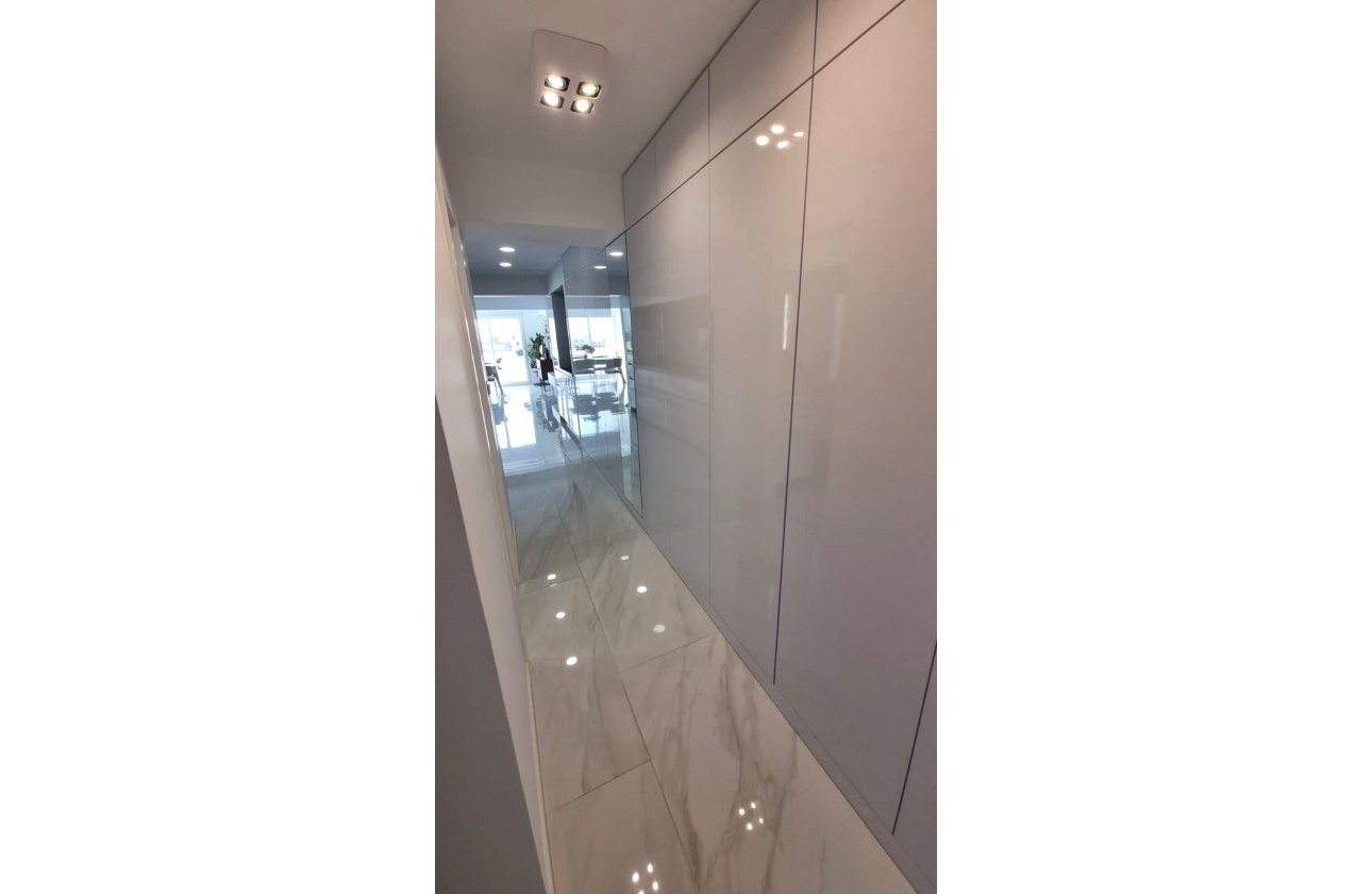 Herverkoop - Appartement -
Torrevieja - Centro