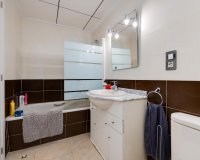 Herverkoop - Appartement -
Torrevieja - Centro