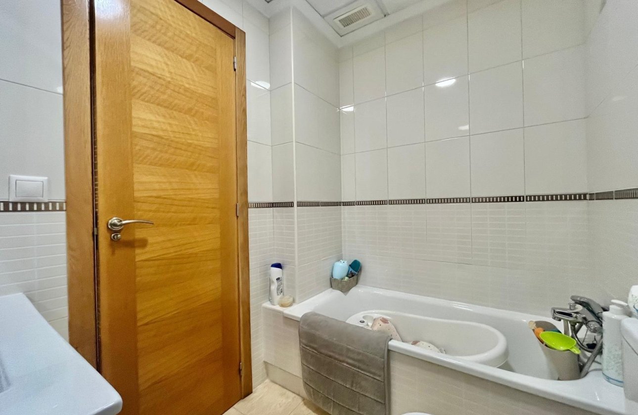 Herverkoop - Appartement -
Torrevieja - Centro