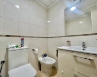 Herverkoop - Appartement -
Torrevieja - Centro