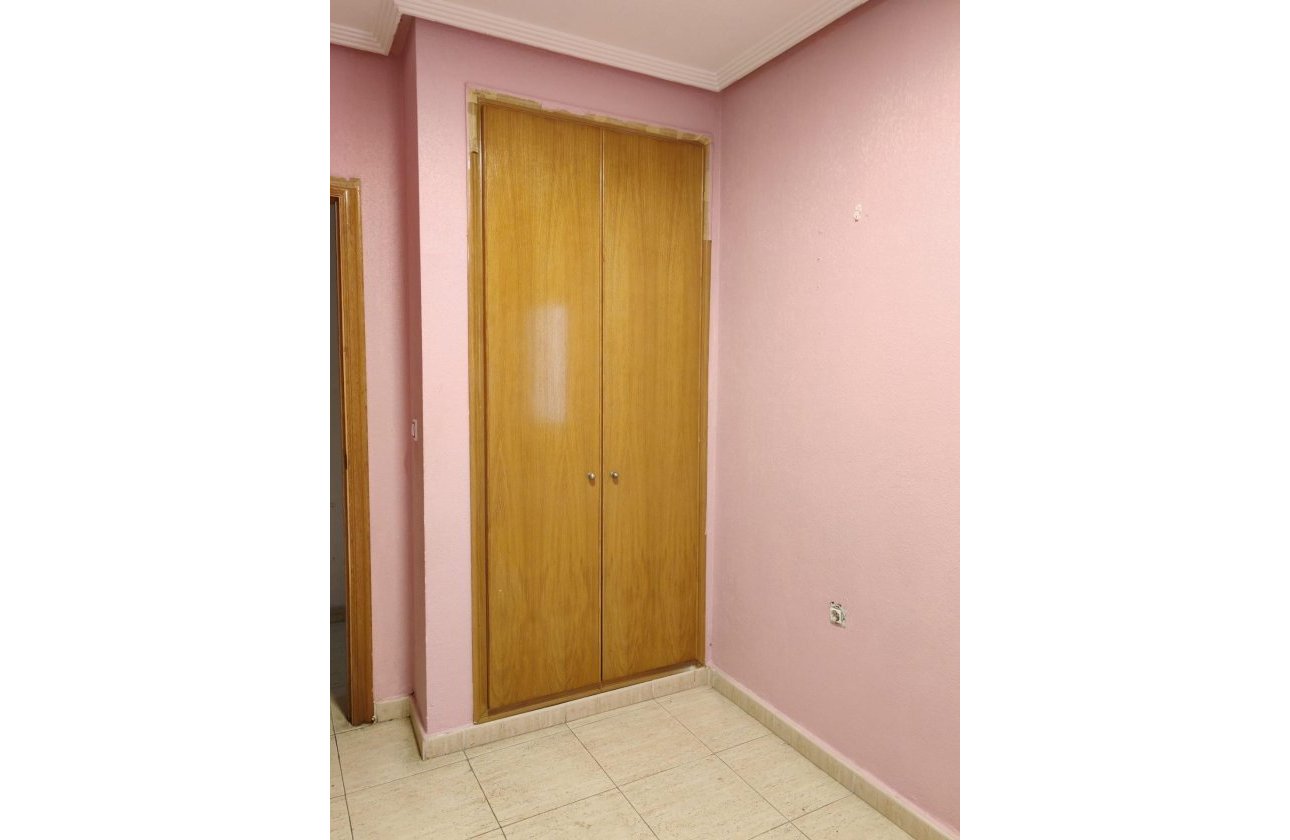 Herverkoop - Appartement -
Torrevieja - Centro