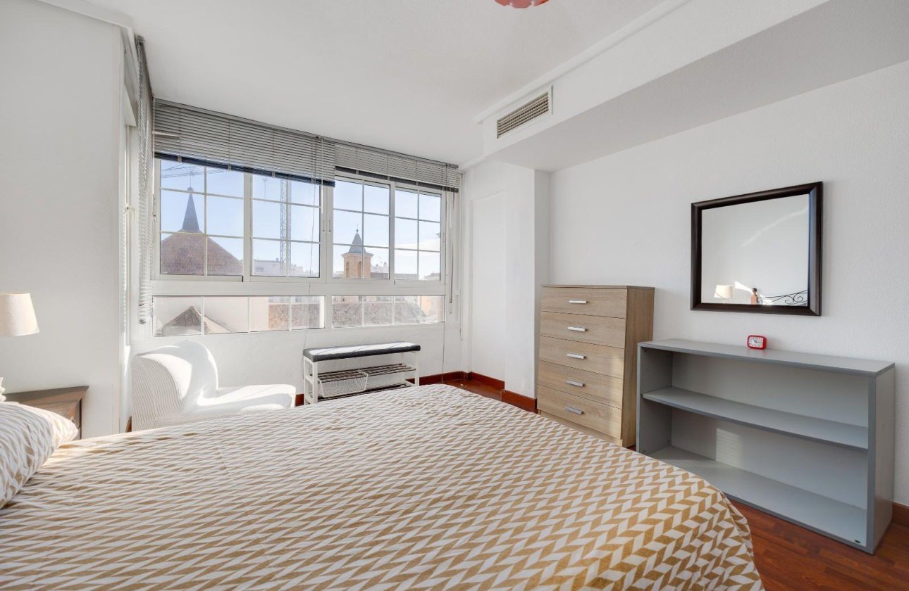 Herverkoop - Appartement -
Torrevieja - Centro