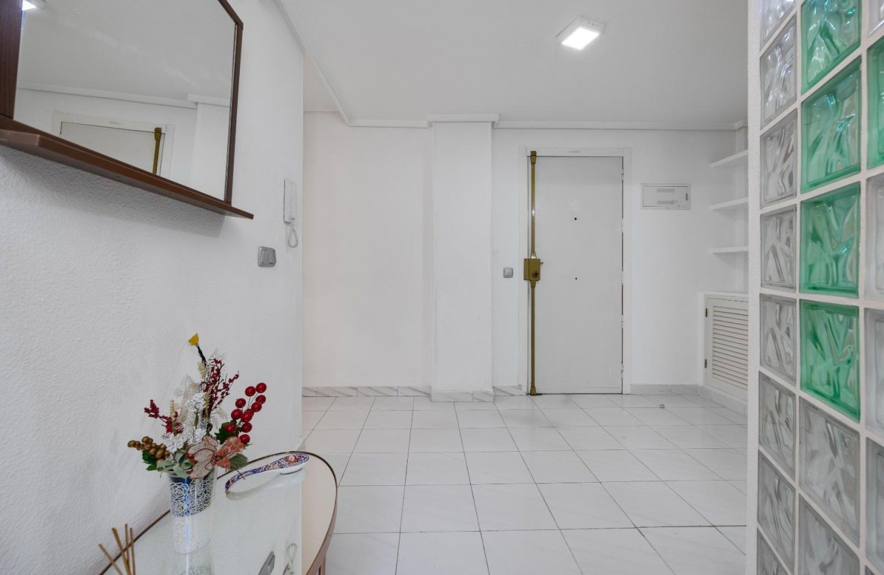 Herverkoop - Appartement -
Torrevieja - Centro