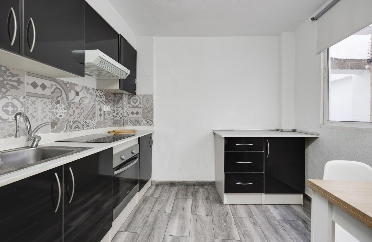 Herverkoop - Appartement -
Torrevieja - Centro