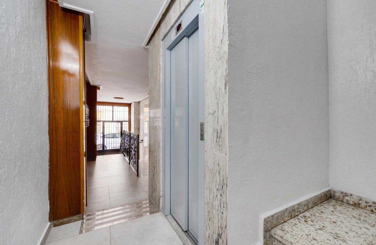 Herverkoop - Appartement -
Torrevieja - Centro