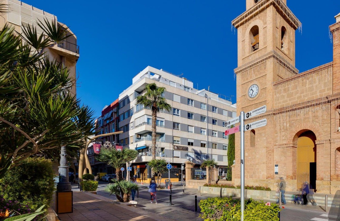 Herverkoop - Appartement -
Torrevieja - Centro