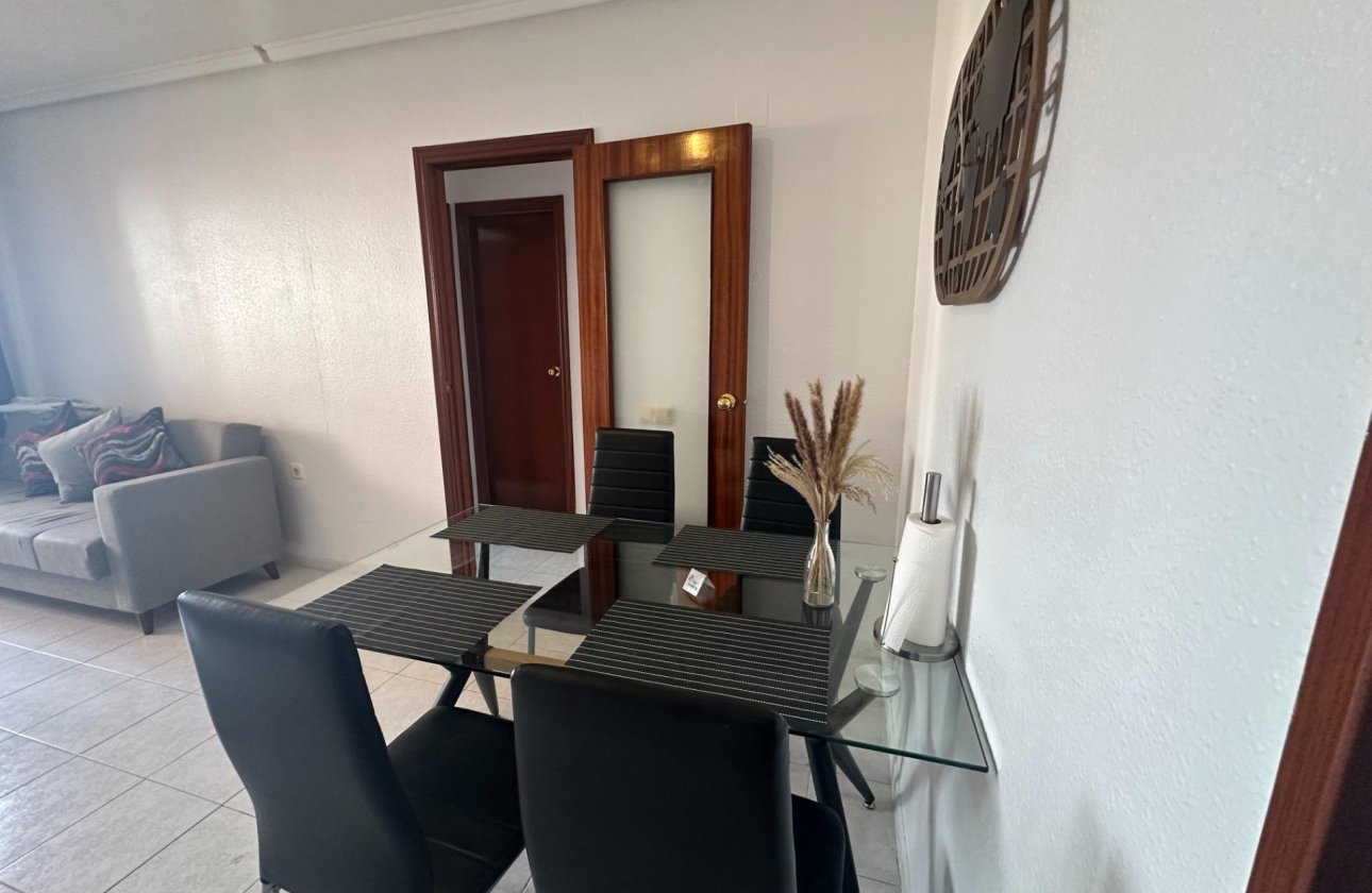 Herverkoop - Appartement -
Torrevieja - Centro