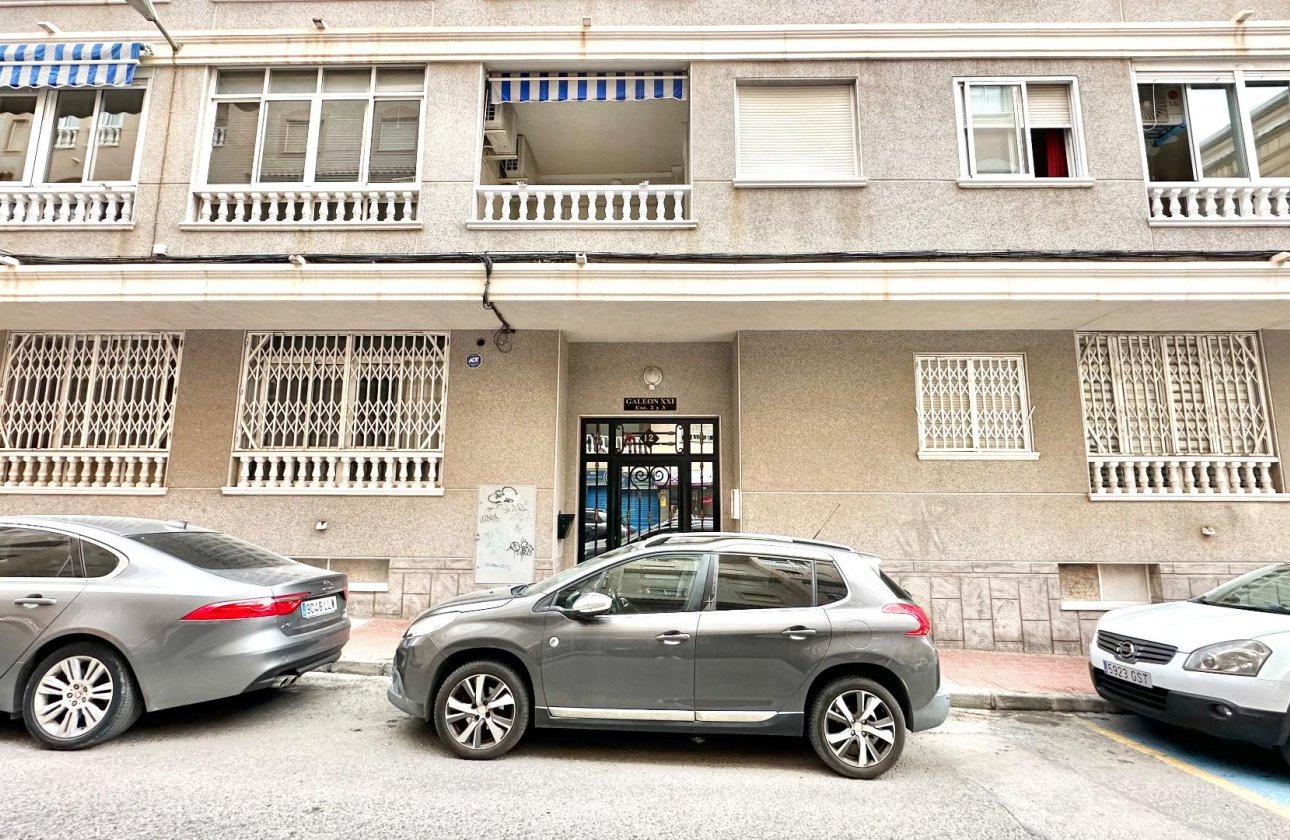 Herverkoop - Appartement -
Torrevieja - Centro