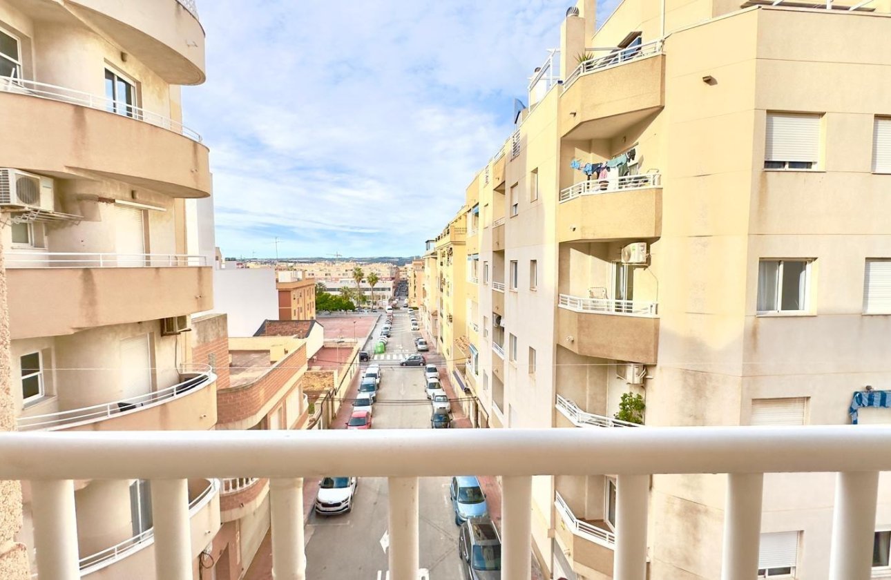 Herverkoop - Appartement -
Torrevieja - Centro