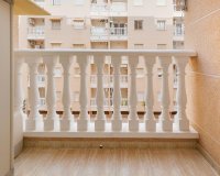 Herverkoop - Appartement -
Torrevieja - Centro