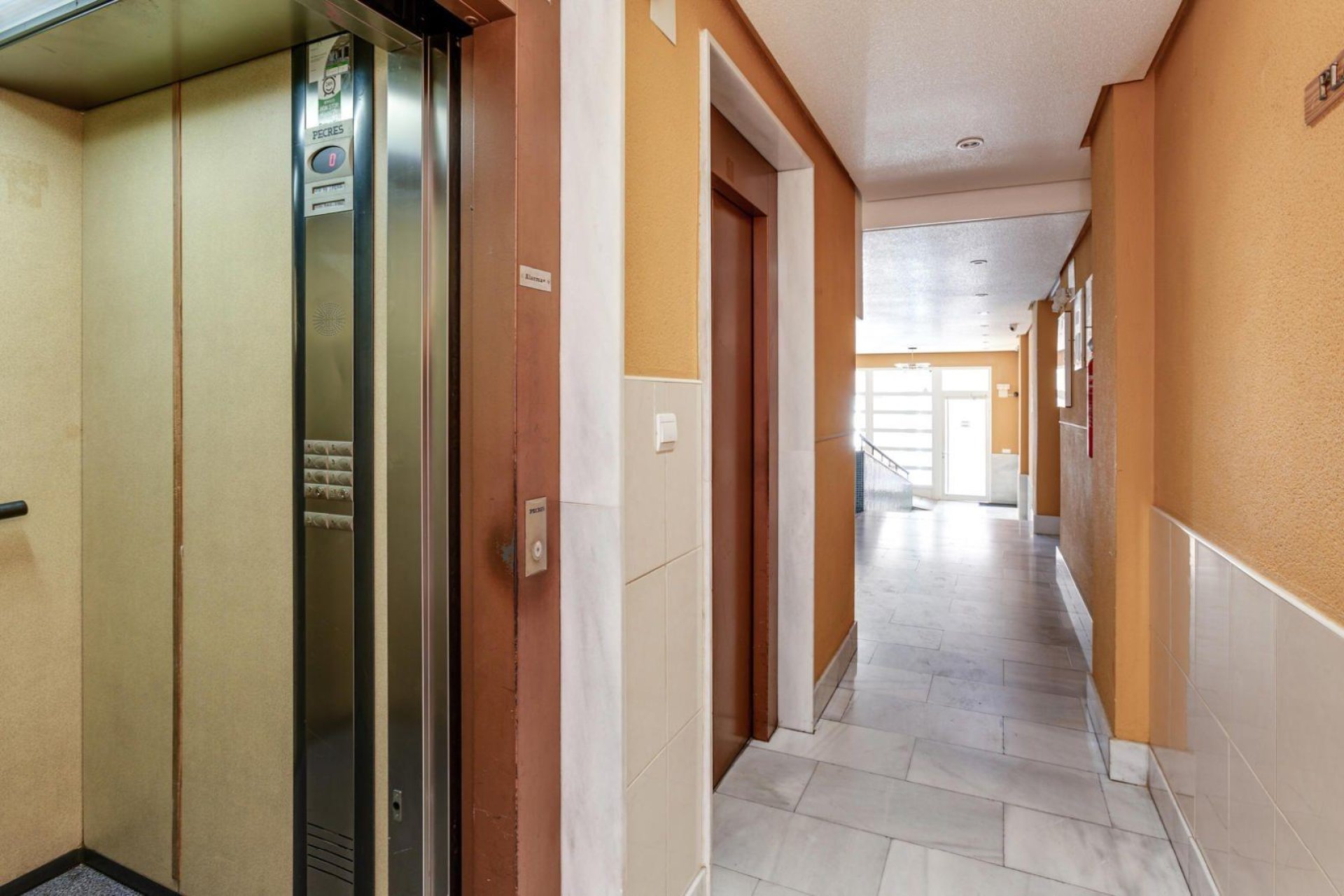 Herverkoop - Appartement -
Torrevieja - Centro