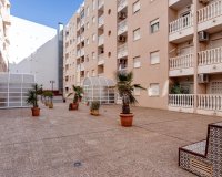 Herverkoop - Appartement -
Torrevieja - Centro