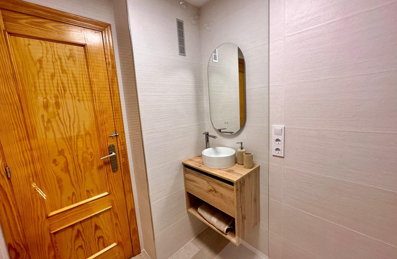 Herverkoop - Appartement -
Torrevieja - Centro