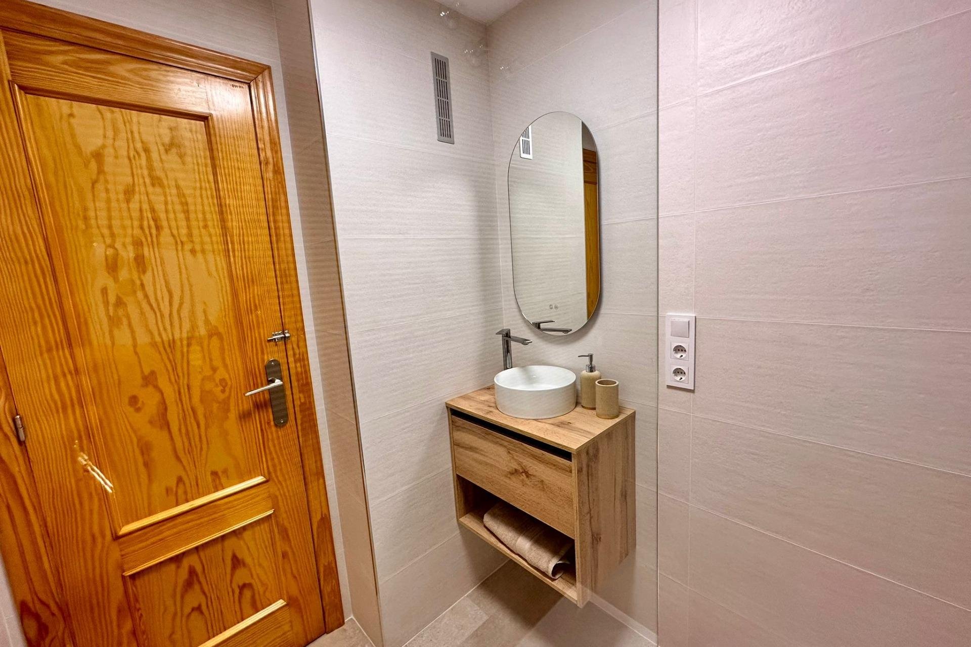 Herverkoop - Appartement -
Torrevieja - Centro